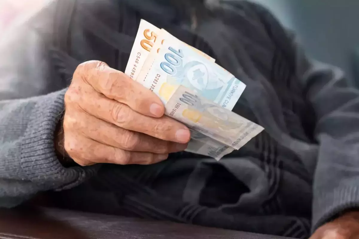 En düşük emekli maaşı ne kadar olur? Masada 4 farklı rakam var