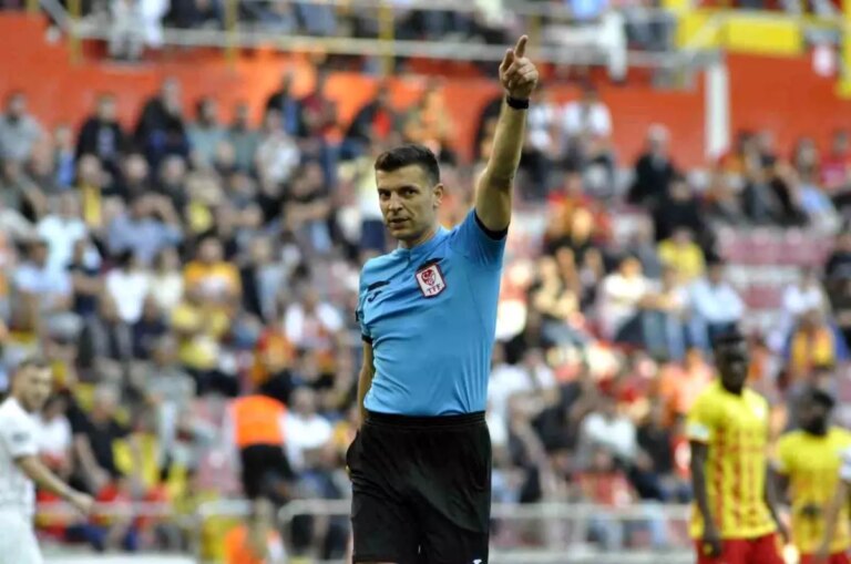 konyaspor besiktas macinda var umit ozturk ILxSDcjC.jpg