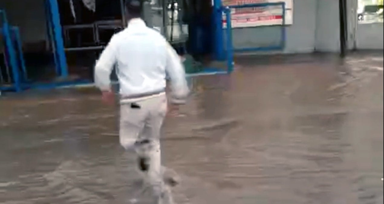 Adana’da sağanak hayatı olumsuz etkiledi