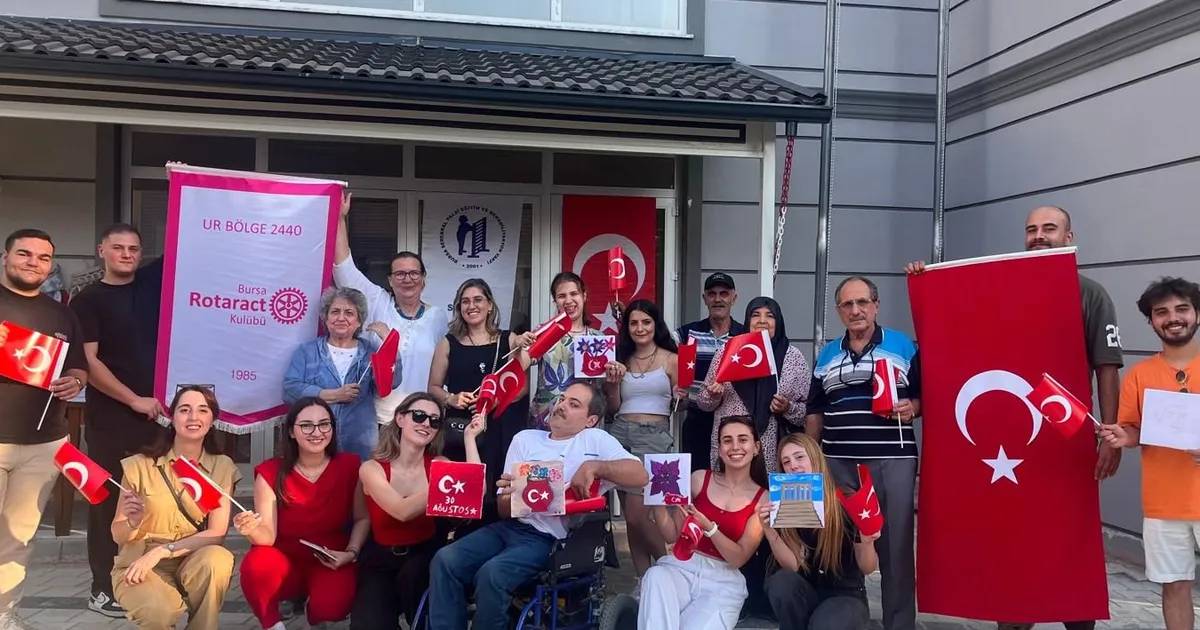Bursa Rotaract’tan ‘Cumhuriyet Yolu Projeleri’ ile anlamlı etkinlikler