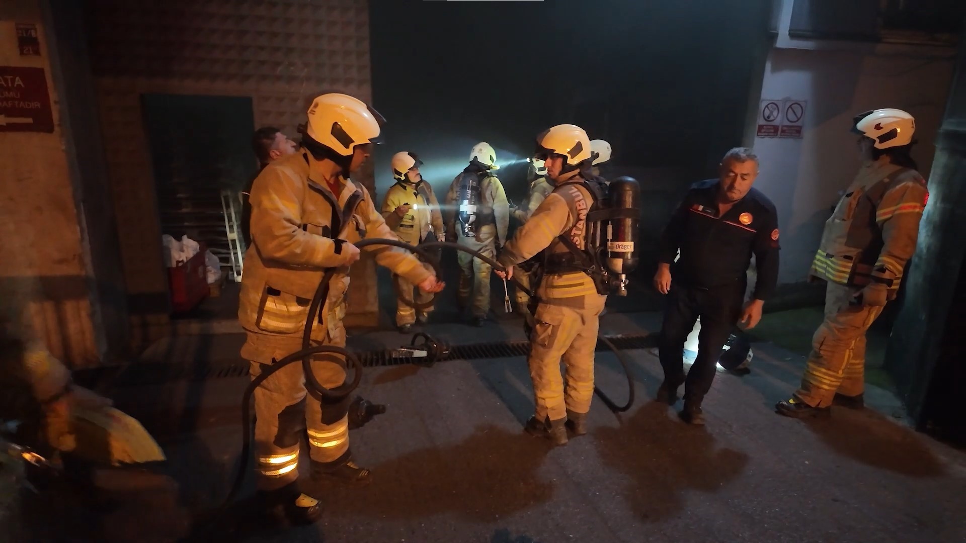 Çekmeköy’de fabrikada yangın: Yanık kokusu faciayı önledi