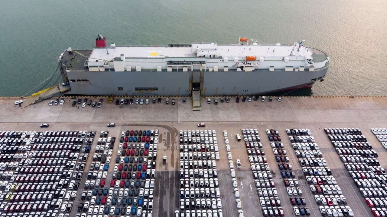 Otomotiv, ekimde 3,8 milyar dolarla ihracat şampiyonu oldu