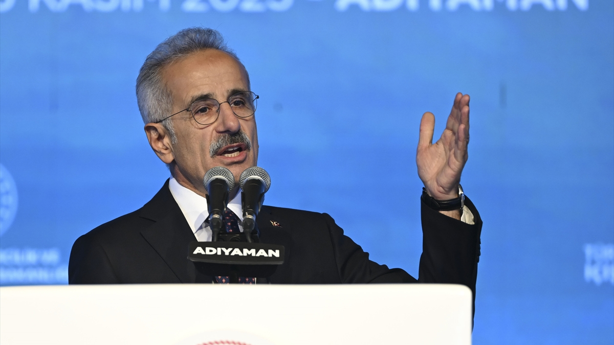 Ulaştırma Bakanı Abdulkadir Uraloğlu’ndan İstanbul’a yeni metro müjdesi