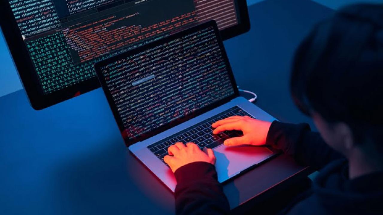 7,25 milyon kişinin verisini ele geçirdi! İnternet kafeye yapay zekalı saldırı