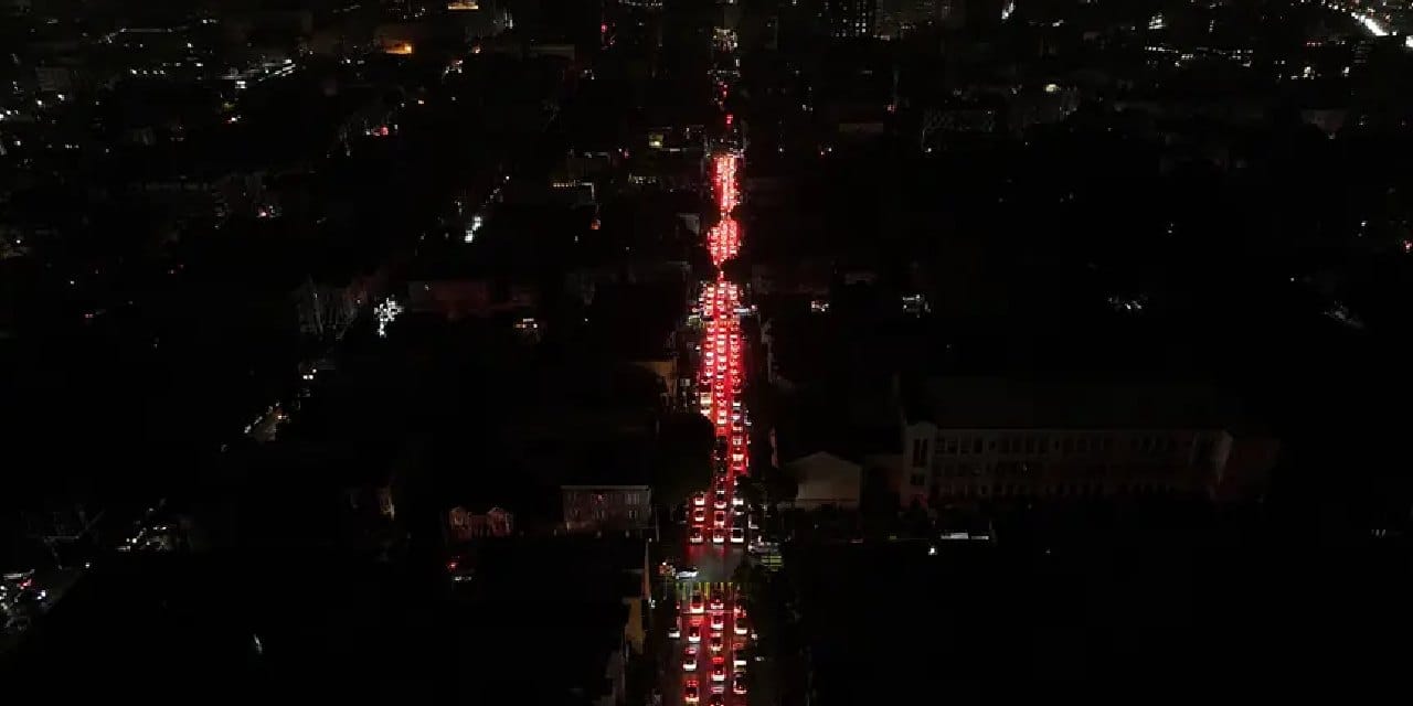 ABD’de elektrik kaosu! Restoran ve dükkanlar kapatıldı