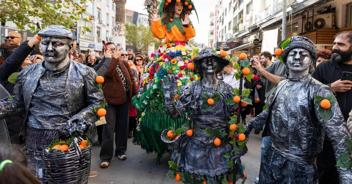 İzmir’de 25. Mandalina Şenliği üreticinin yüzünü güldürdü