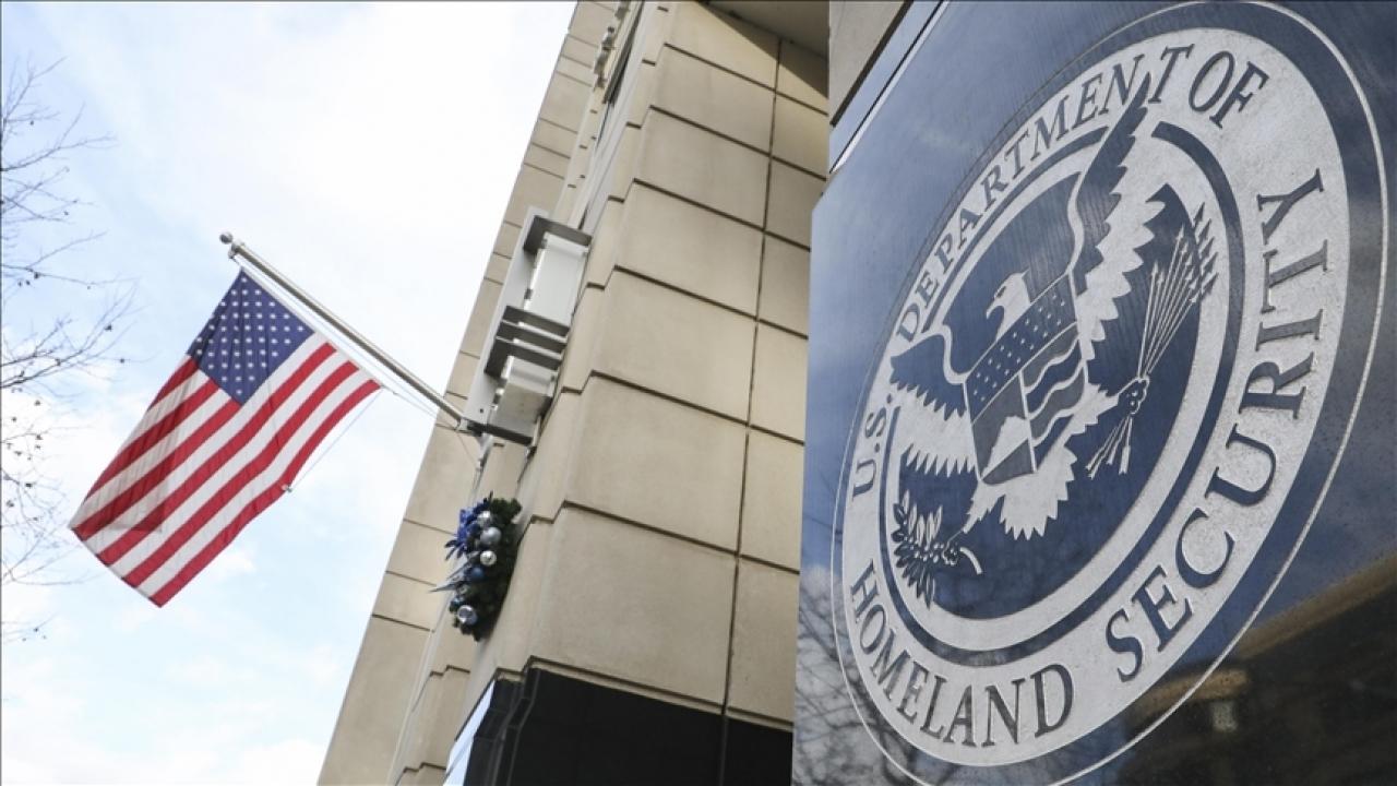 Trump’tan yaman çelişki! Yoksul göçmeni kovan ABD, zenginlere ‘Altın Kart’ ile kucak açtı