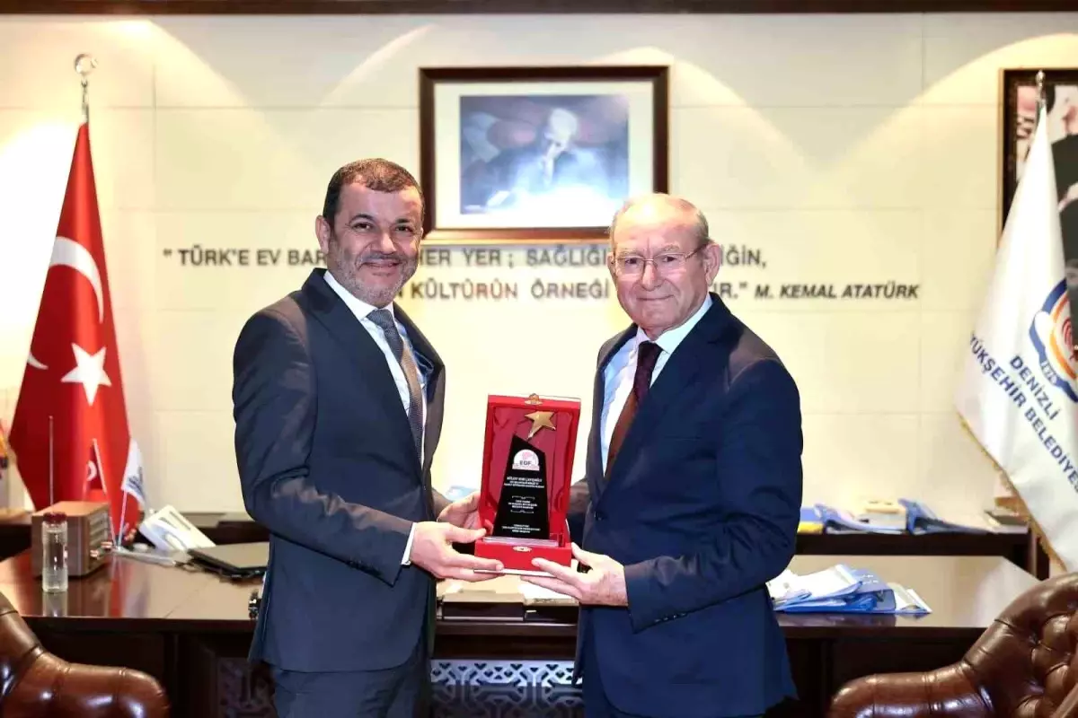 Başkan Çavuşoğlu “Ege’nin En Başarılı Büyükşehir Belediye Başkanı” seçildi