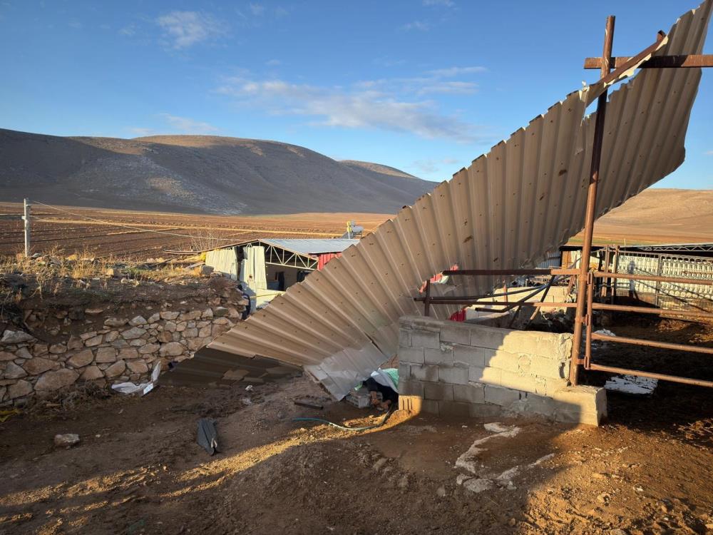 Fırtına iki günde beş can aldı