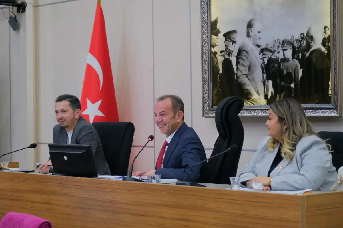 Günler süren kar yağışına Tanju Özcan yorumu: Allah dualarımı kabul etti ama biraz duayı abartmışız